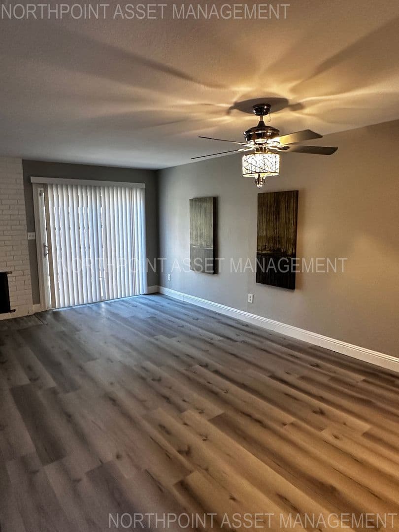 Sacramento Condo: 1578 Newborough Dr