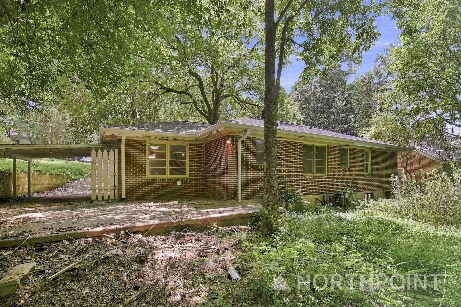 Decatur House: 1003 Forrest Blvd