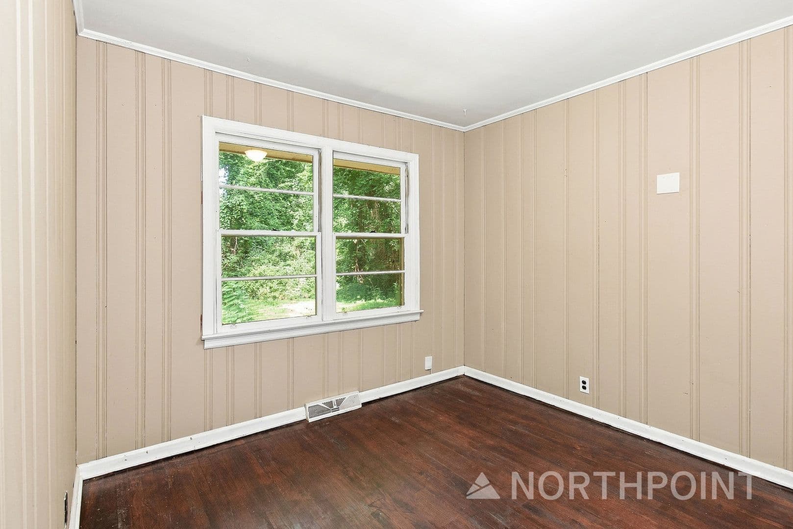 Decatur House: 1003 Forrest Blvd