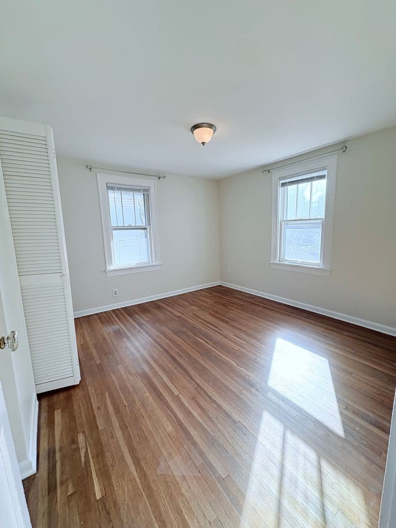 Columbus House: 43 E Beechwold Blvd