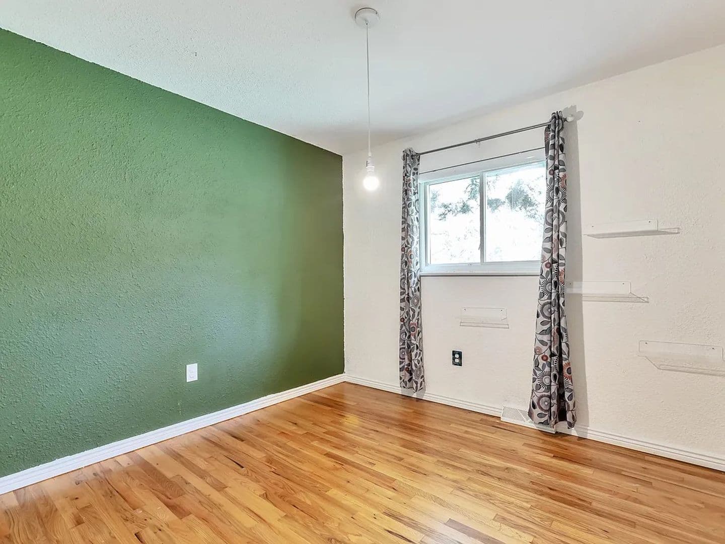 Aurora House: 13508 E 5th Pl