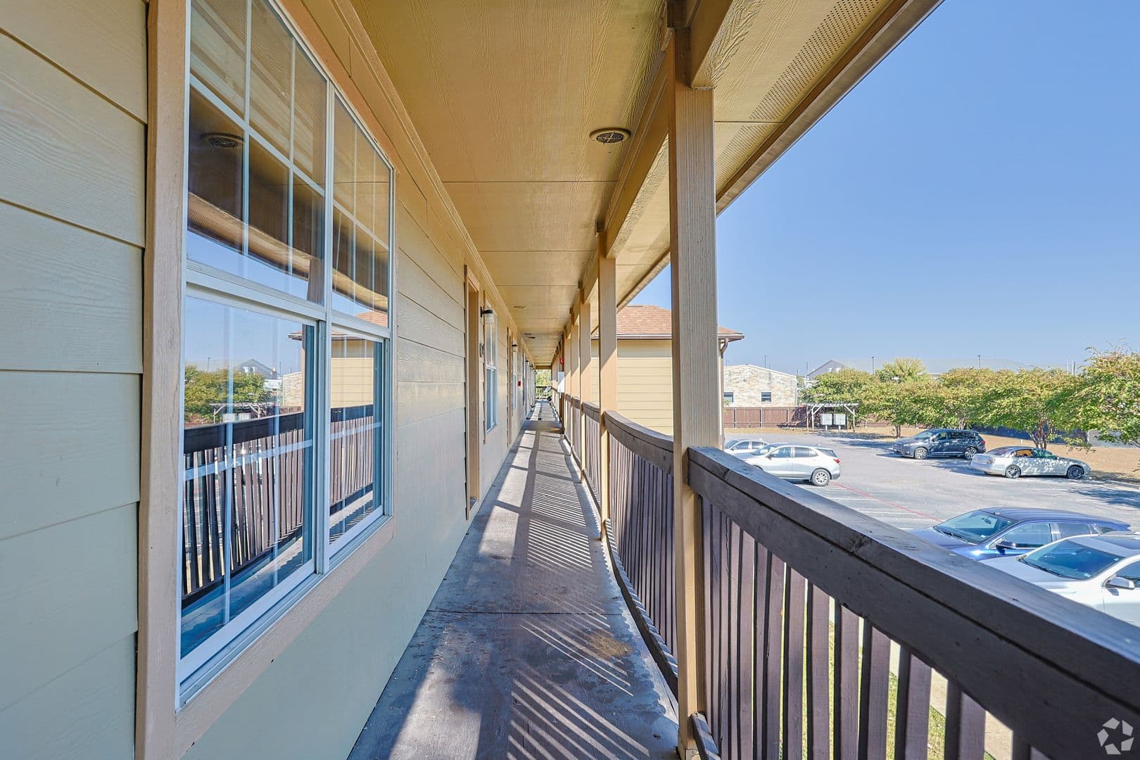 Leander Apartment: 413 Lion Dr