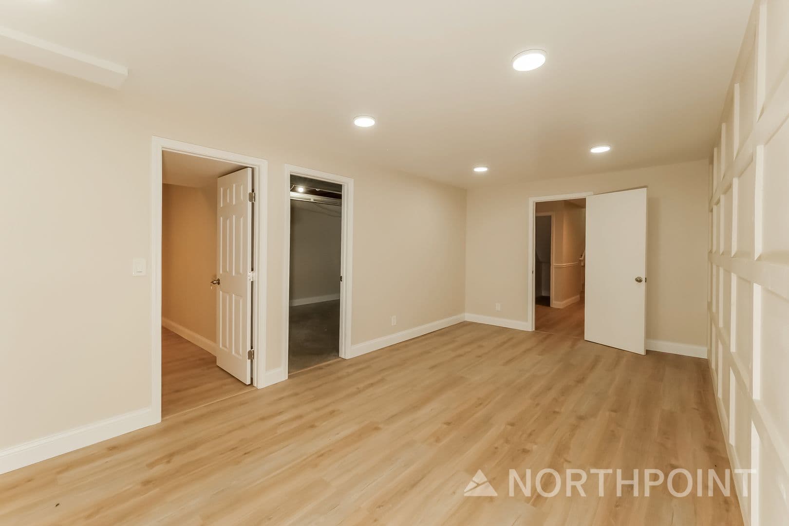 Overland Park House: 15045 Switzer Rd