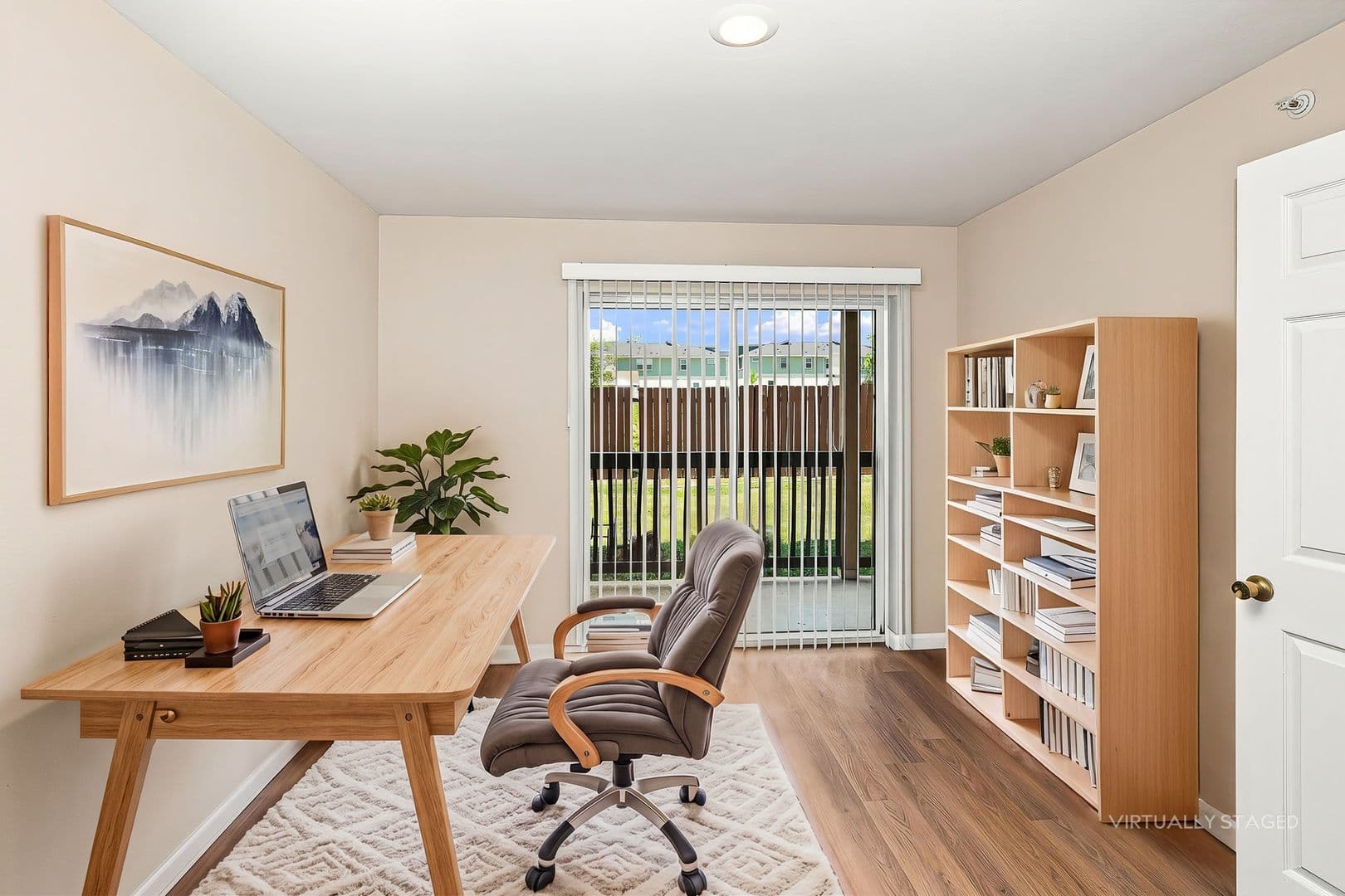 Leander Apartment: 413 Lion Dr