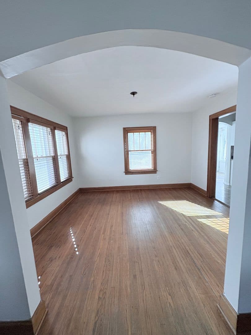 Columbus House: 43 E Beechwold Blvd
