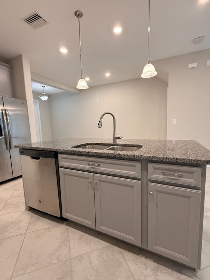 Lutz Townhome: 18873 Noble Caspian Dr