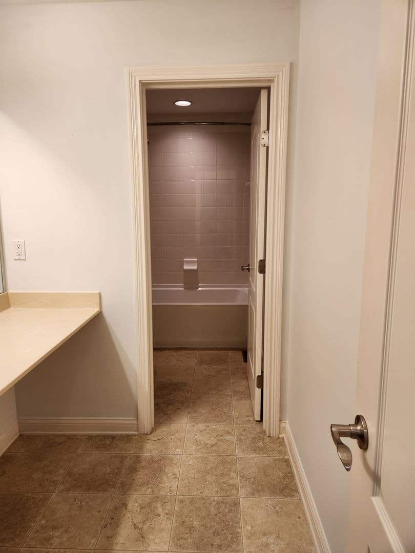 Columbus Condo: 5087 Dinard Way