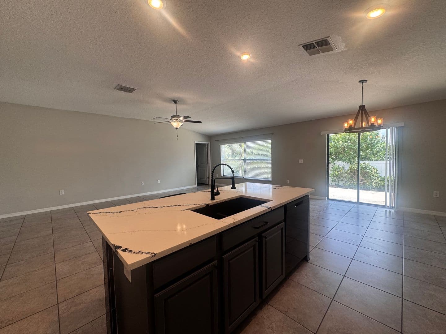 Wimauma House: 10164 Carloway Hills Dr