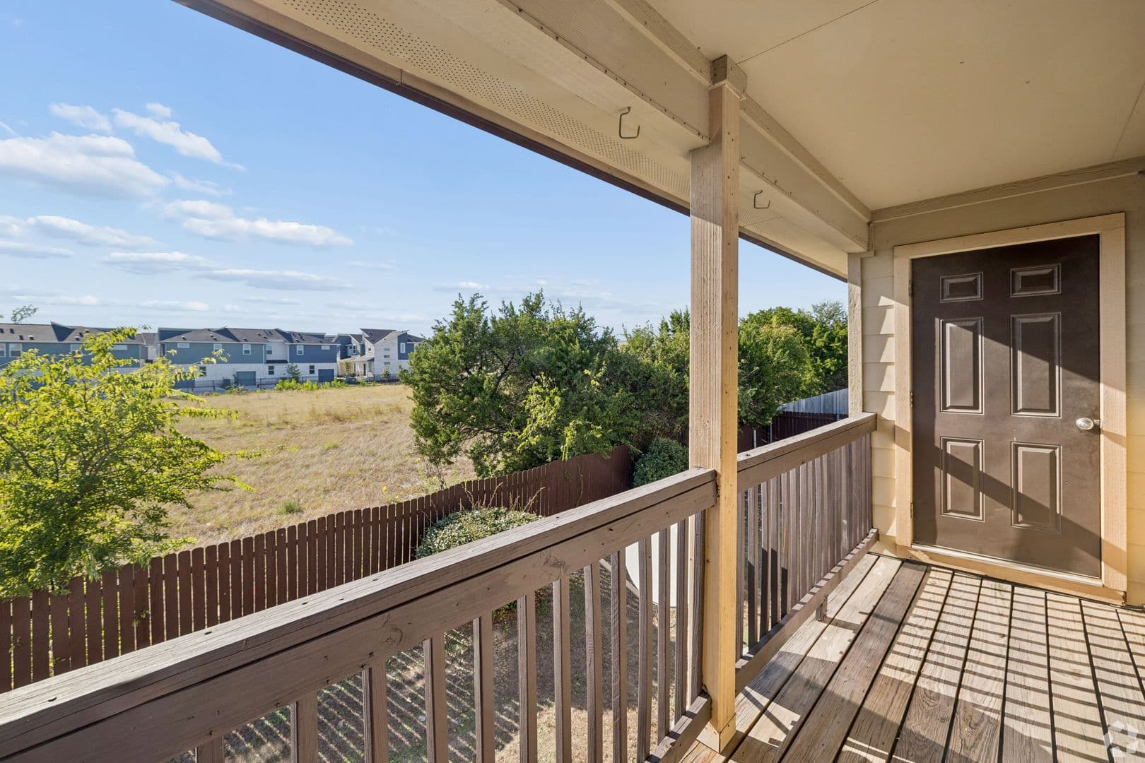 Leander Apartment: 413 Lion Dr