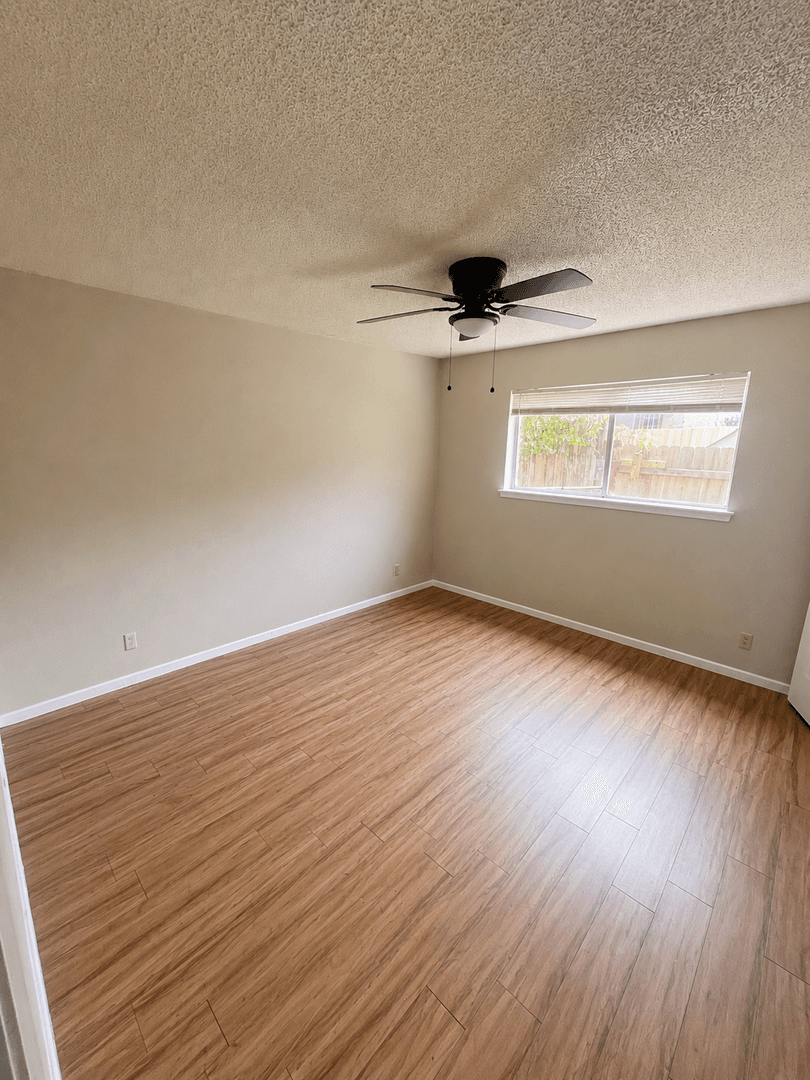 Austin Apartment: 8807 Redfield Ln