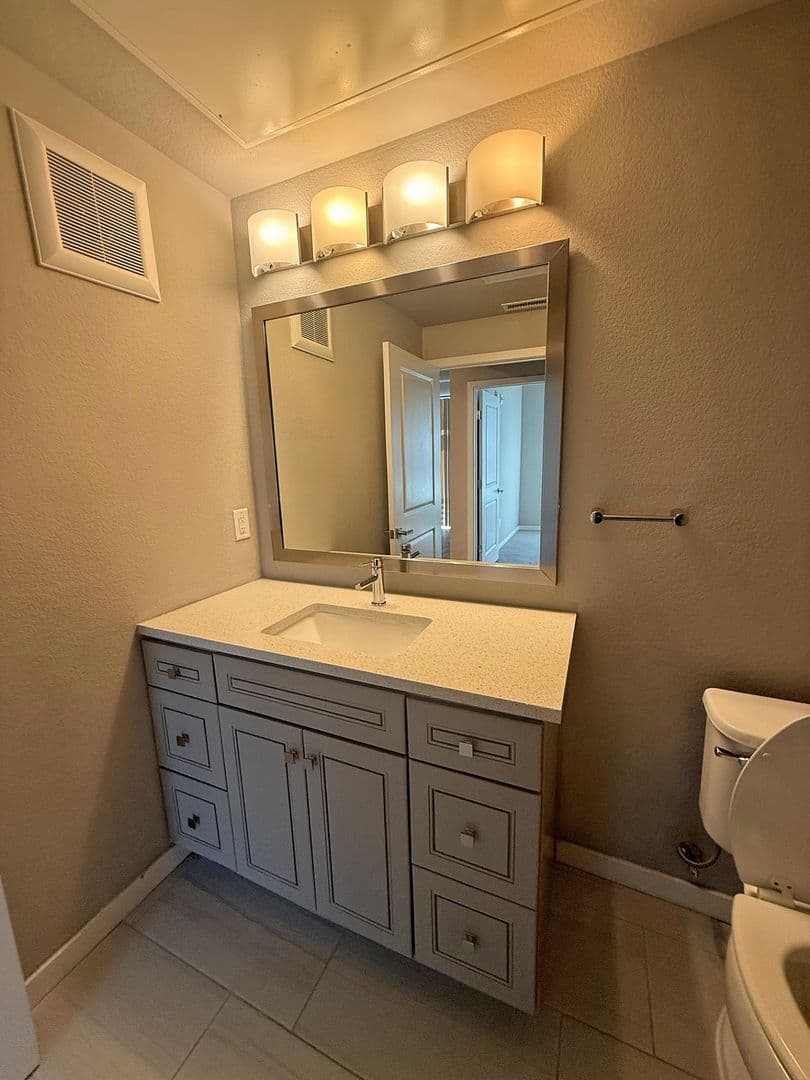 Denver Apartment: 155 S Monaco Street Pkwy Apt 104 Crestmoor Heights