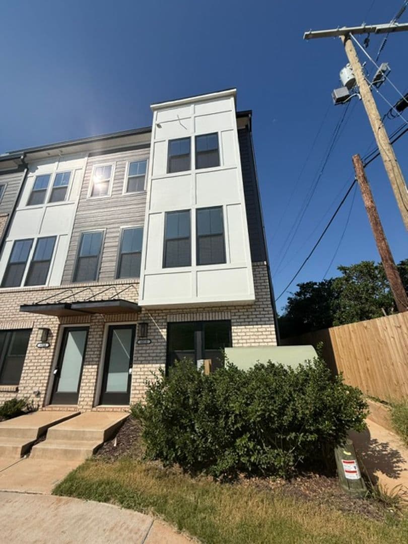 Charlotte Townhome: 6010 Old Pineville Rd