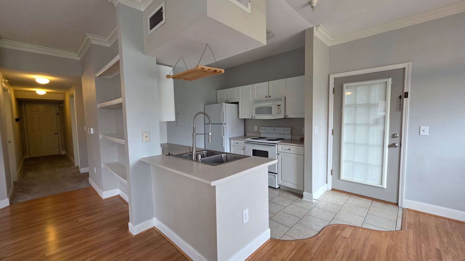 Leawood Apartment: 11620 Tomahawk Creek Pkwy Apt J