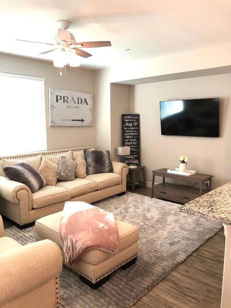 Fair Oaks House: 6404 Brando Loop