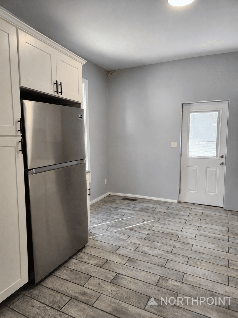 Columbus Townhome: 122 S Champion Ave