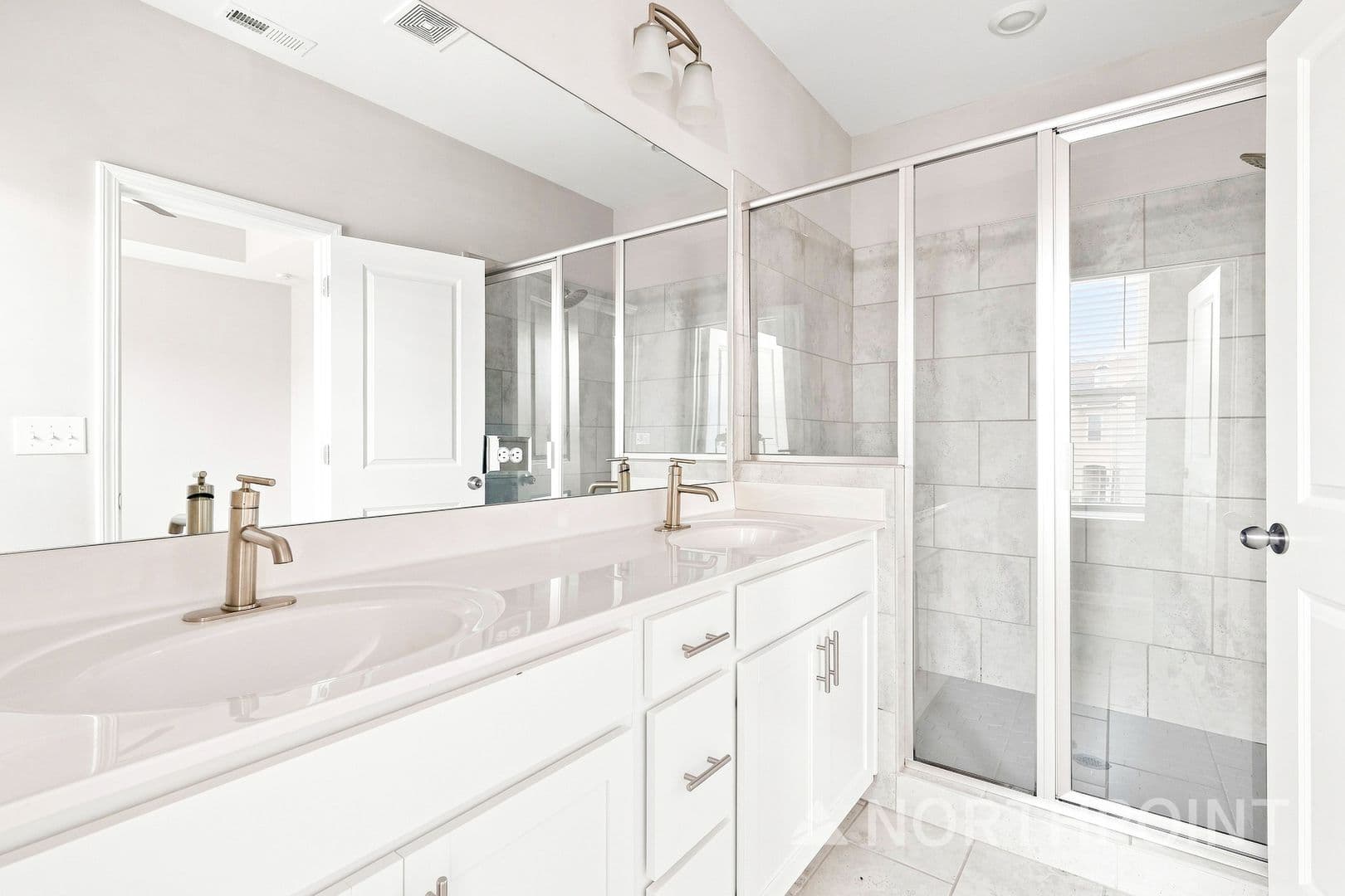 Scottdale Apartment: 3253 Herald Drive