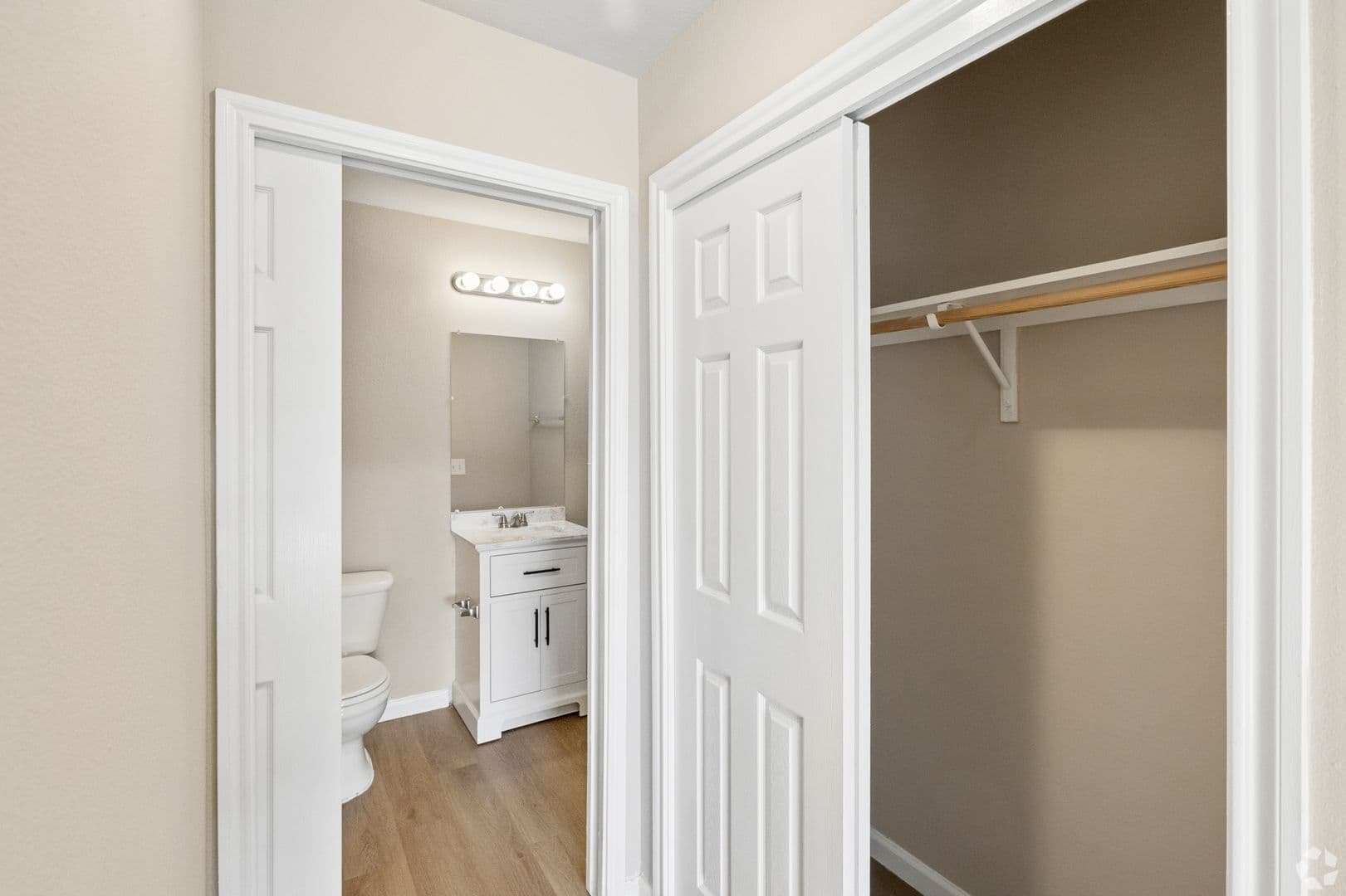 Leander Apartment: 413 Lion Dr