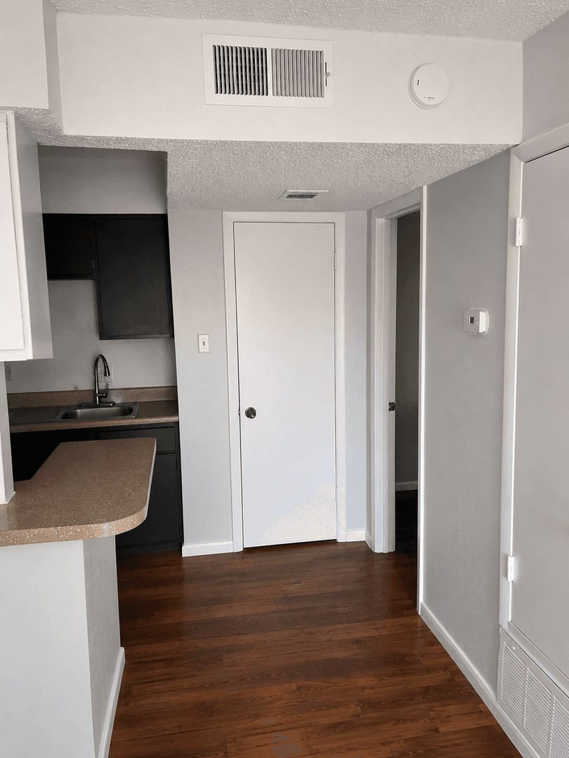 Austin Apartment: 2201 W William Cannon Dr