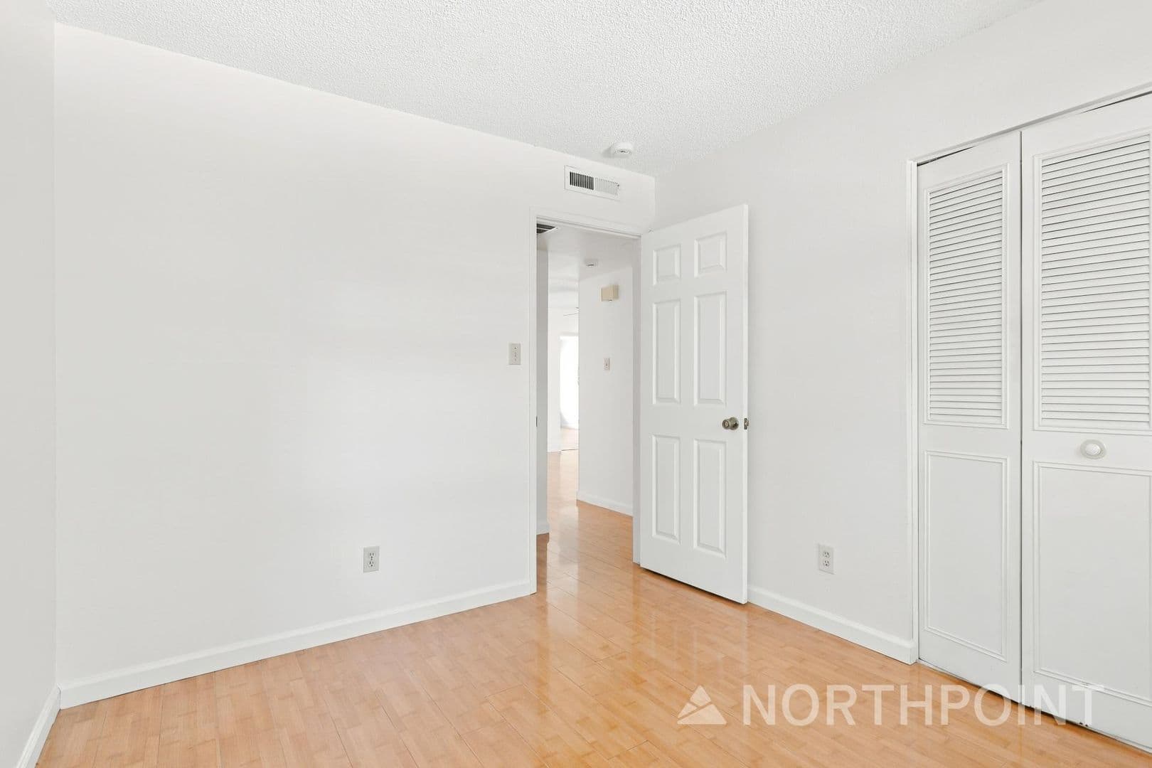 Carmichael Apartment: 5311 & 5313 Gibbons Drive