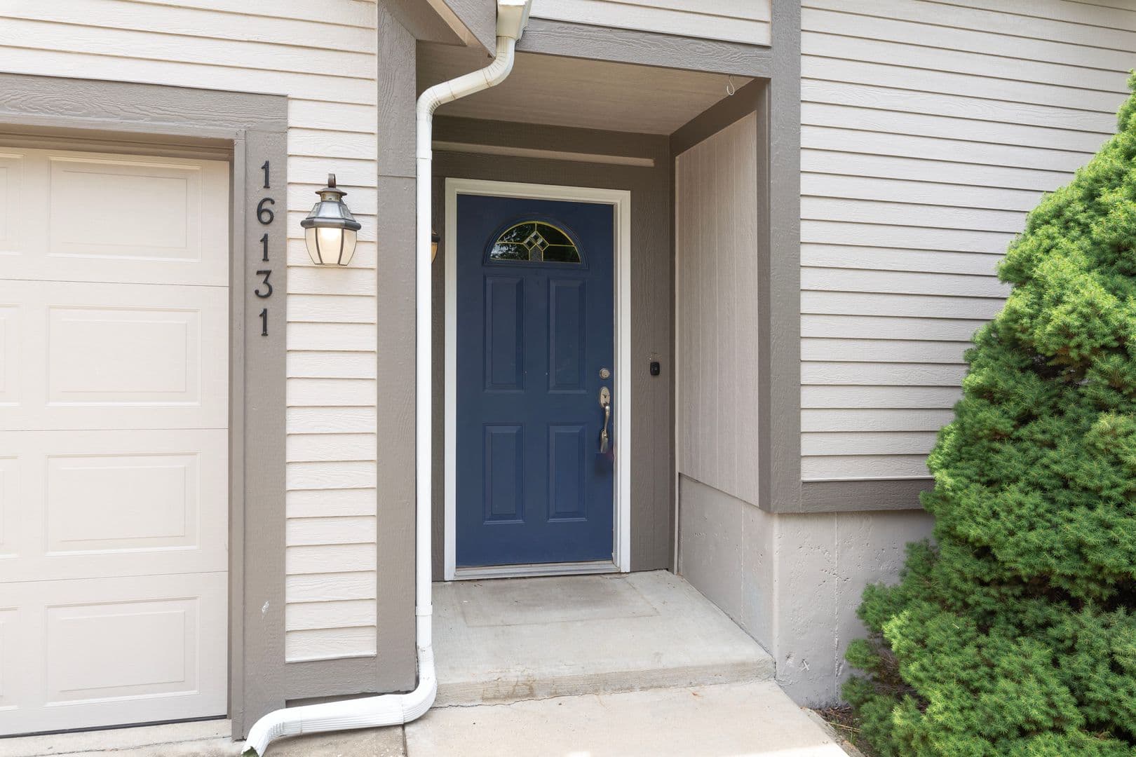 Olathe House: 16131 S Matt Ct