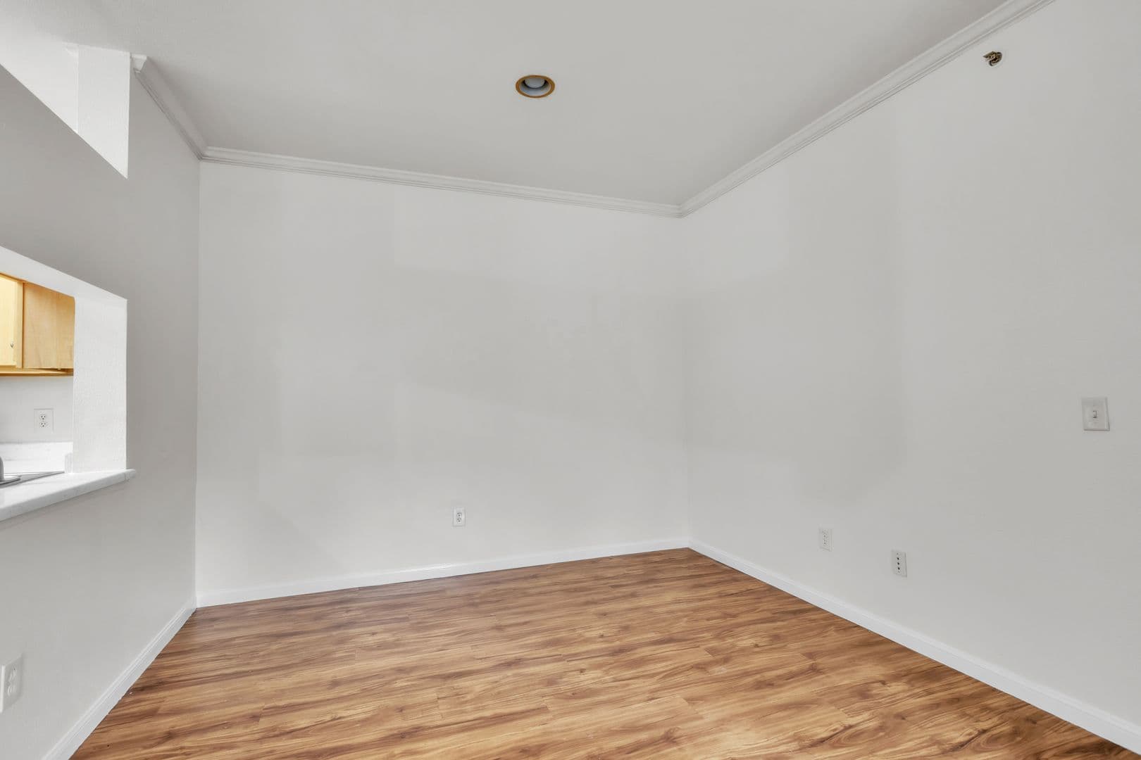 Roseville Apartment: 701 Gibson Dr