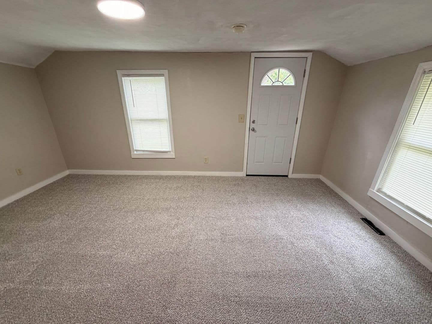 Excelsior Springs House: 714 Hazel St