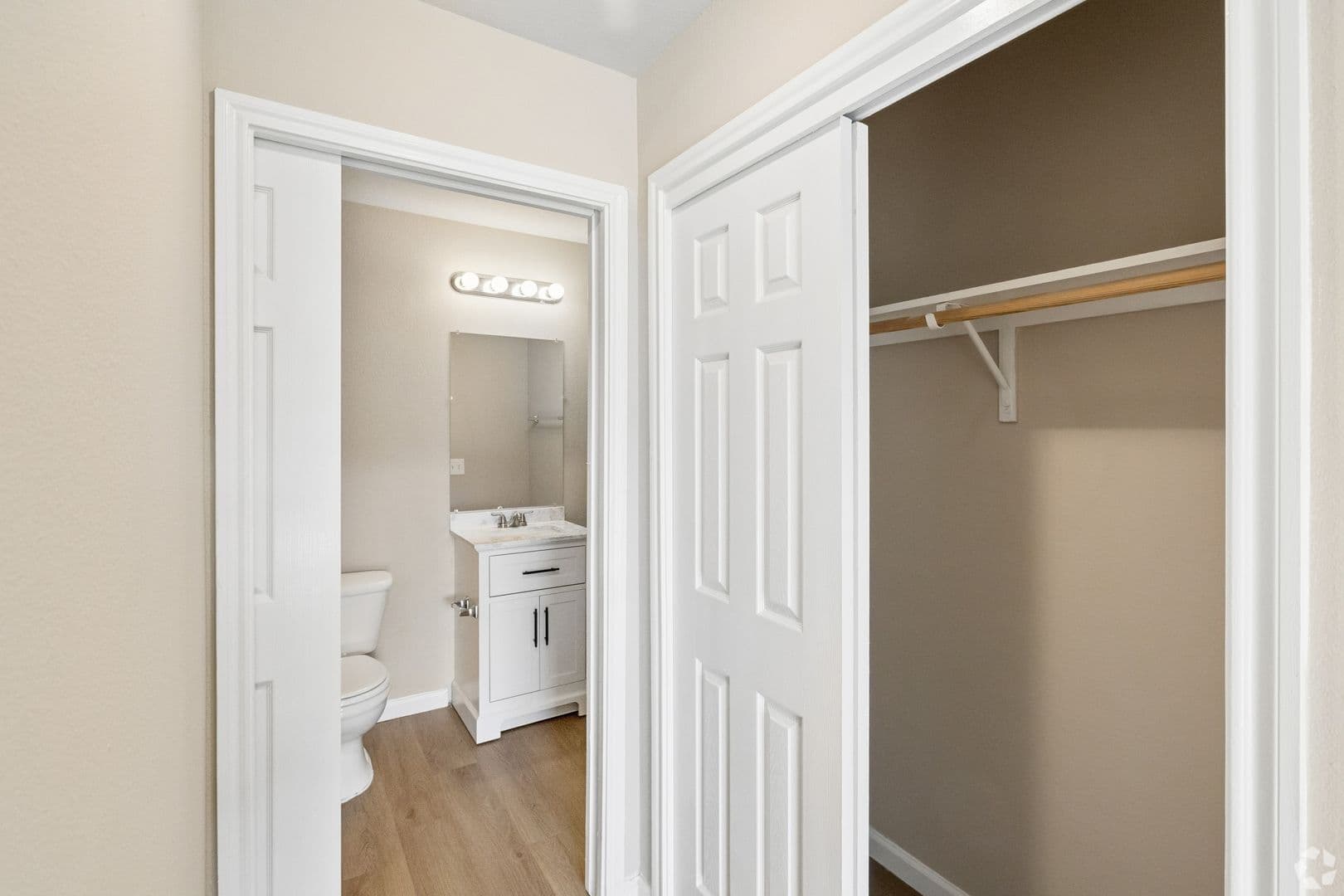 Leander Apartment: 413 Lion Dr