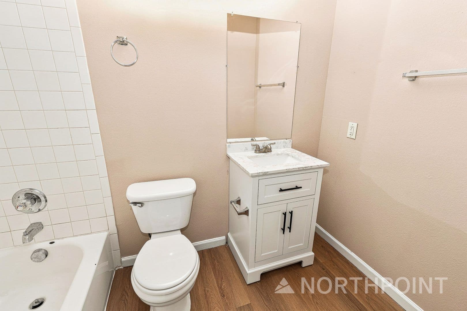 Leander Apartment: 413 Lion Dr