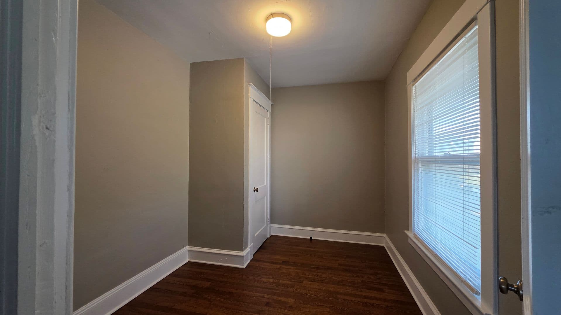 Kansas City Apartment: 37 E 32nd St 2nd Fl