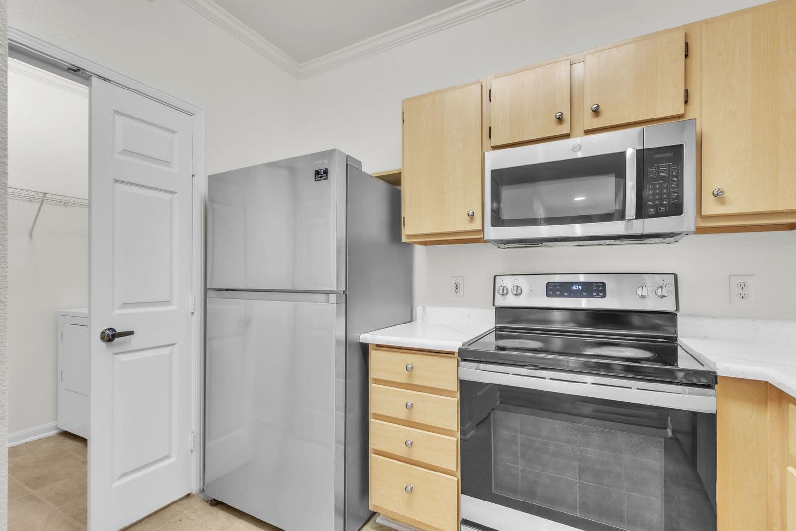 Roseville Apartment: 701 Gibson Dr