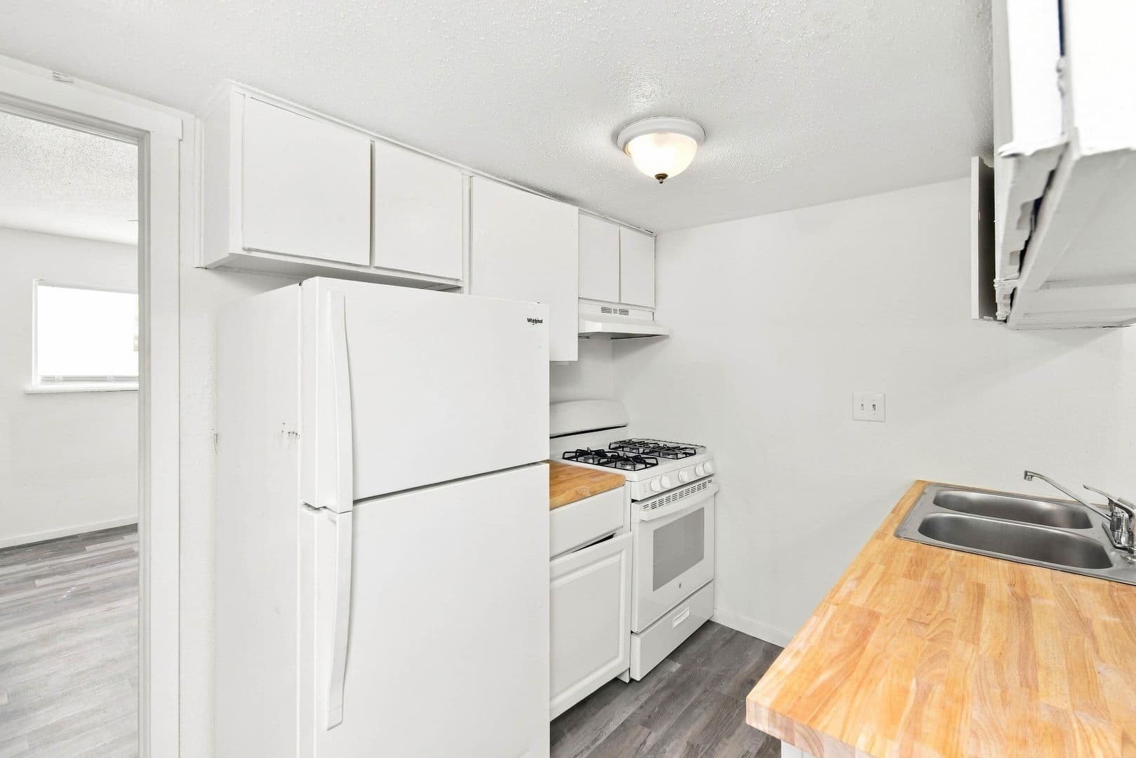 Austin Apartment: 8807 Redfield Ln