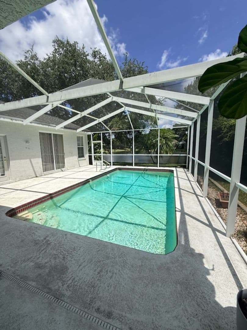 Palm Harbor House: 4351 Ellinwood Blvd