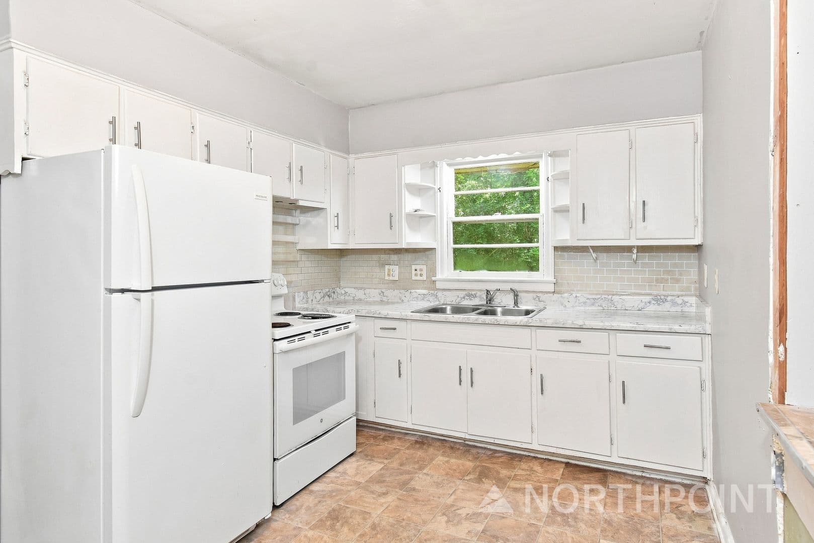 Decatur House: 1003 Forrest Blvd
