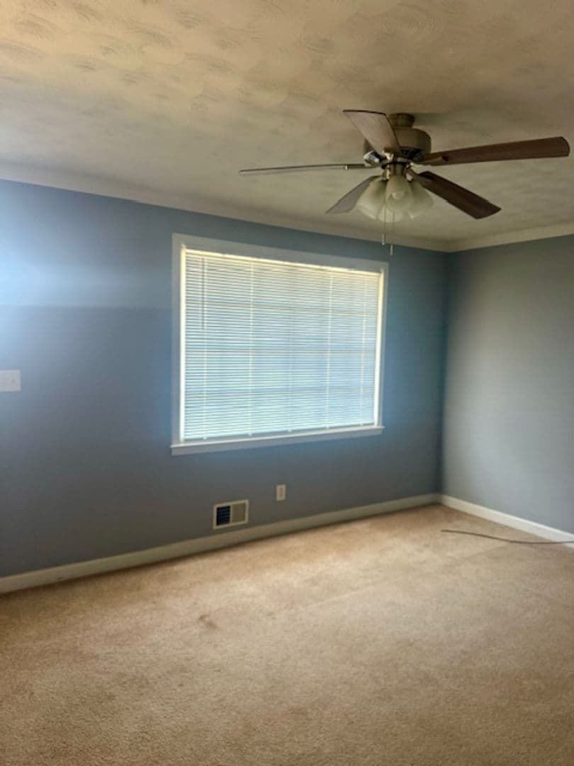 Duncan House: 1220 E Main St