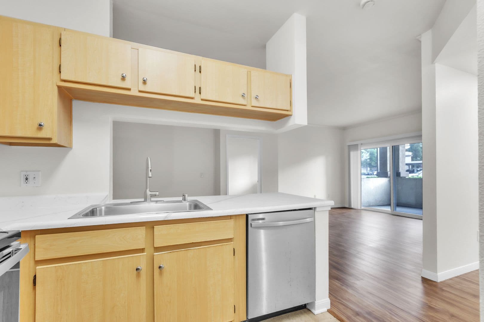 Roseville Apartment: 701 Gibson Dr