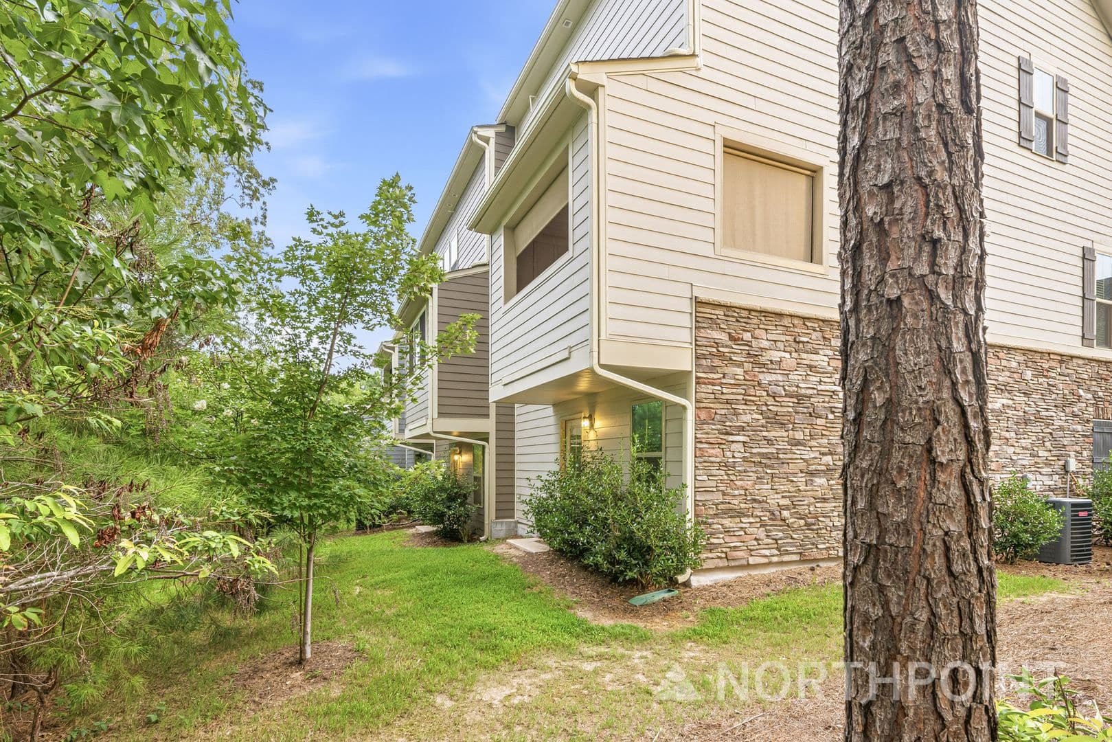 Cary Townhome: 934 Channing Park Cir