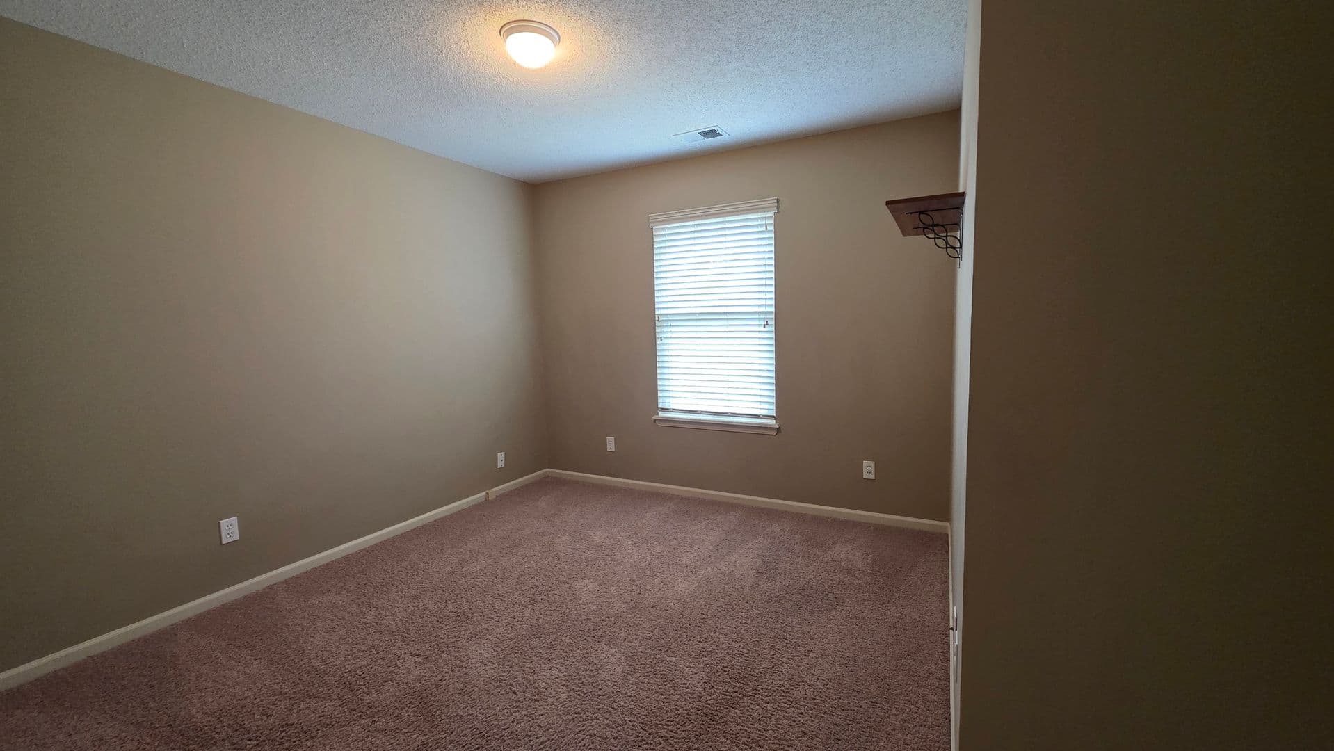 Overland Park House: 13232 Carter St
