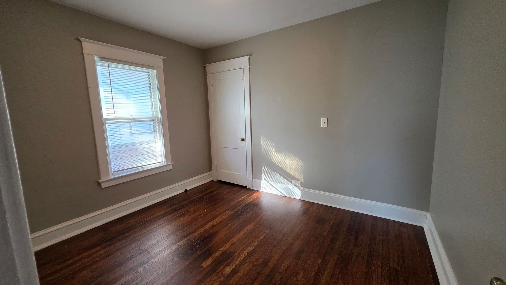 Kansas City Apartment: 37 E 32nd St 2nd Fl