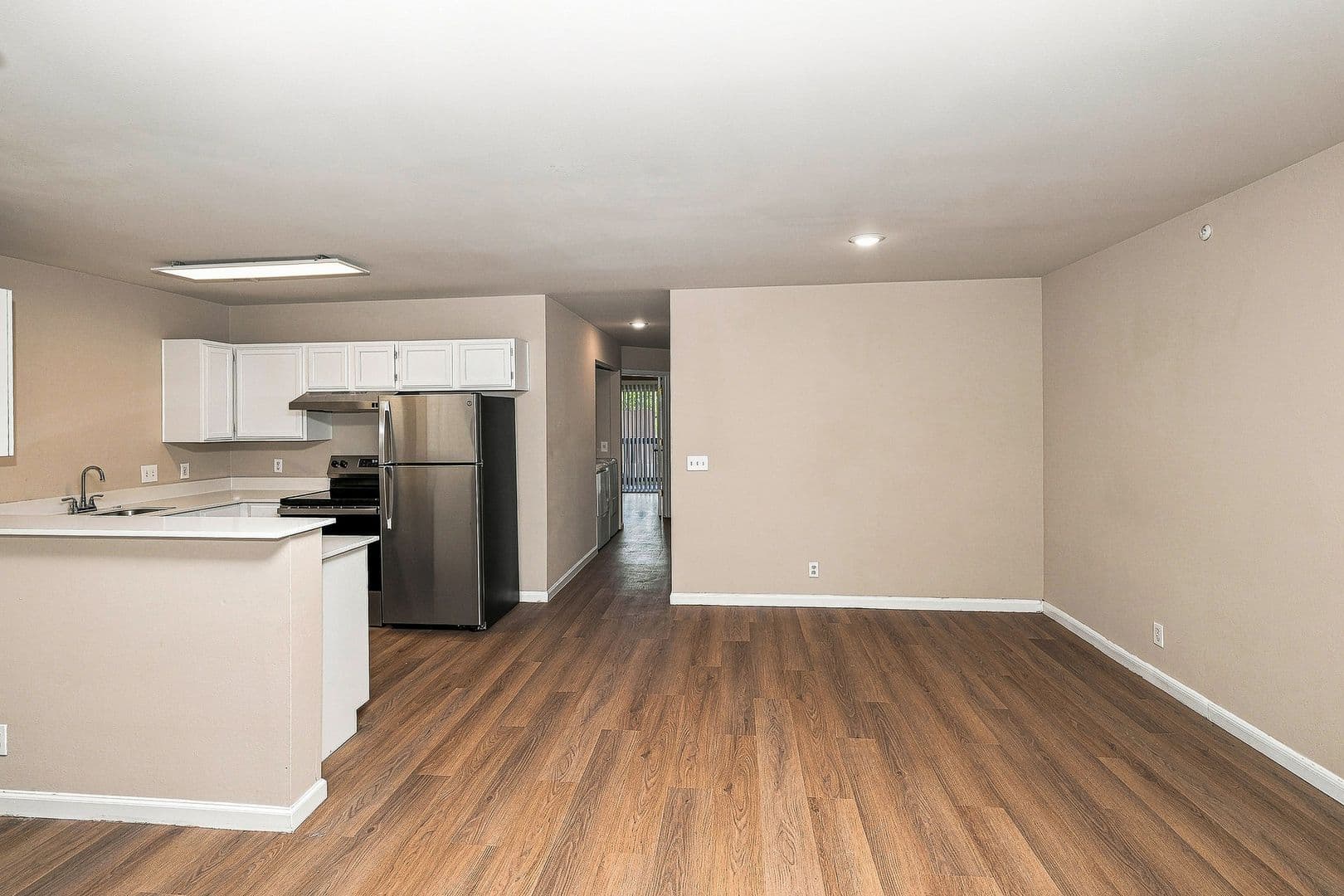 Leander Apartment: 413 Lion Dr