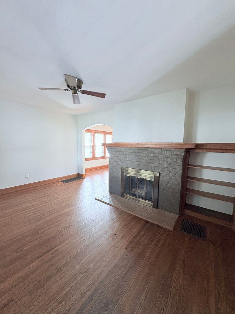 Columbus House: 43 E Beechwold Blvd