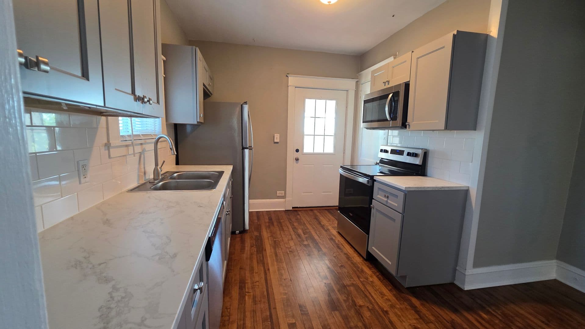 Kansas City Apartment: 37 E 32nd St 2nd Fl