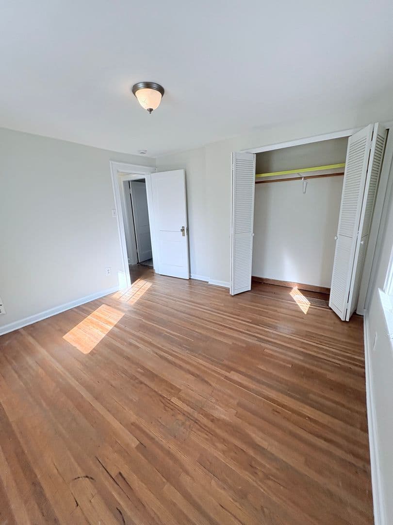 Columbus House: 43 E Beechwold Blvd