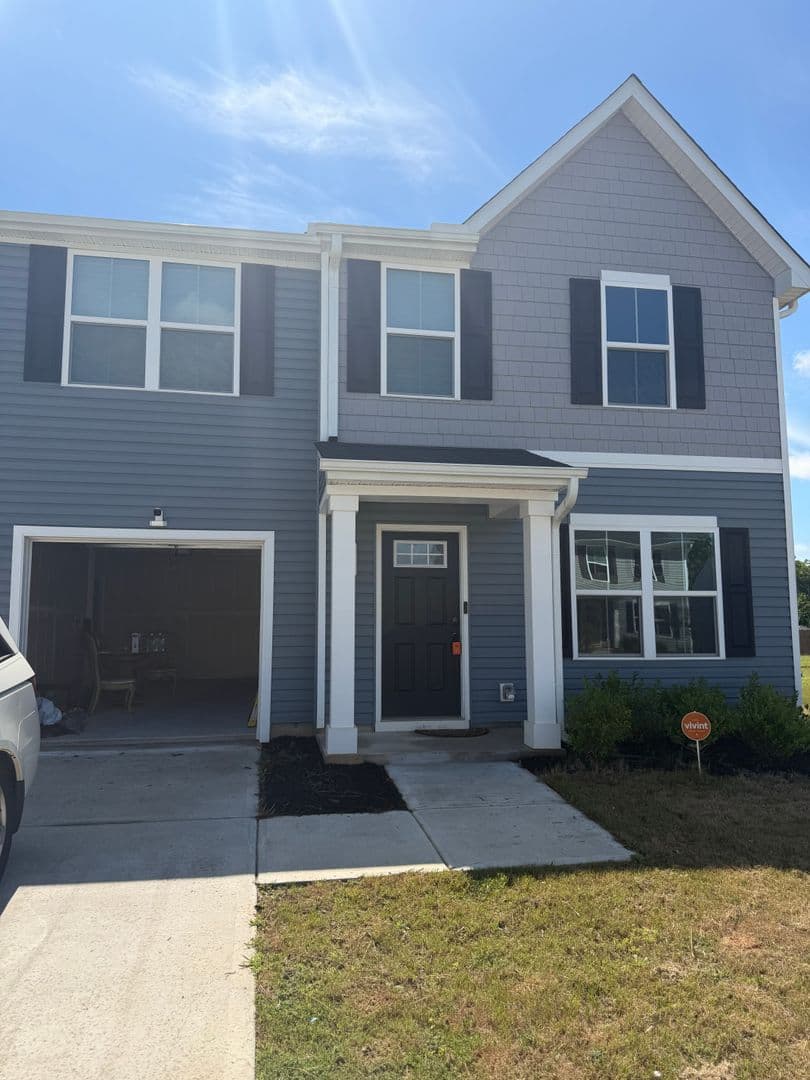 Clinton House: 131 Highland Station Dr
