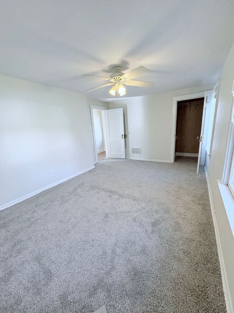 Columbus House: 43 E Beechwold Blvd