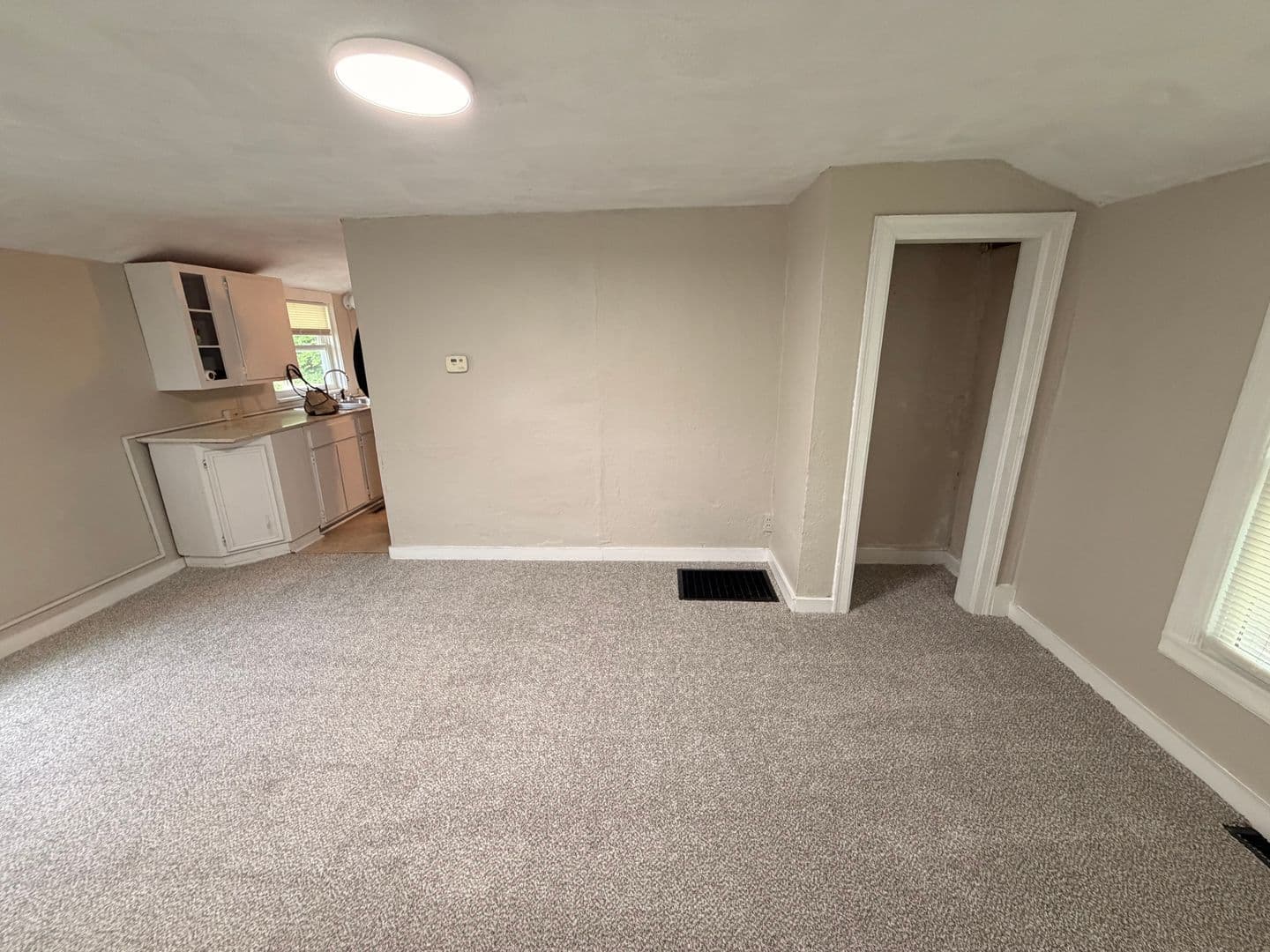 Excelsior Springs House: 714 Hazel St