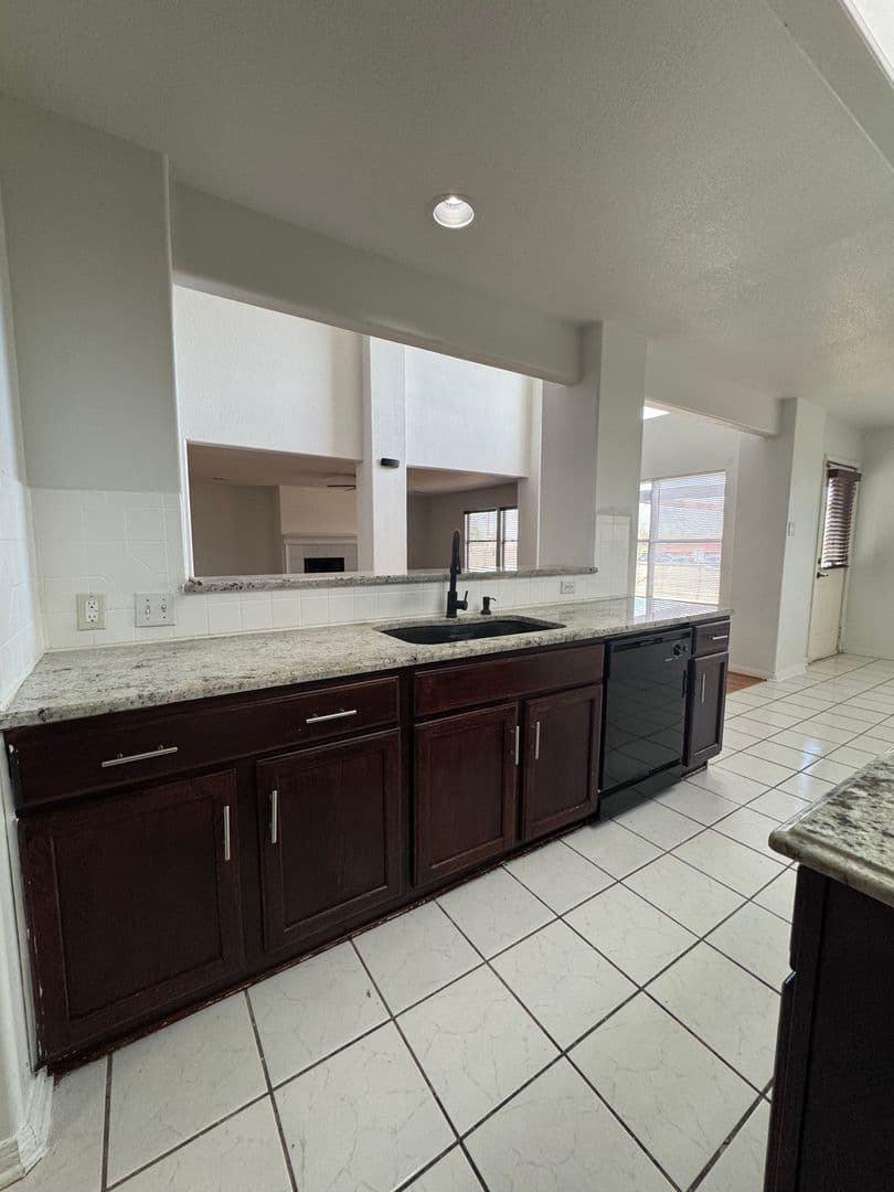 Pflugerville House: 610 Point Run Dr