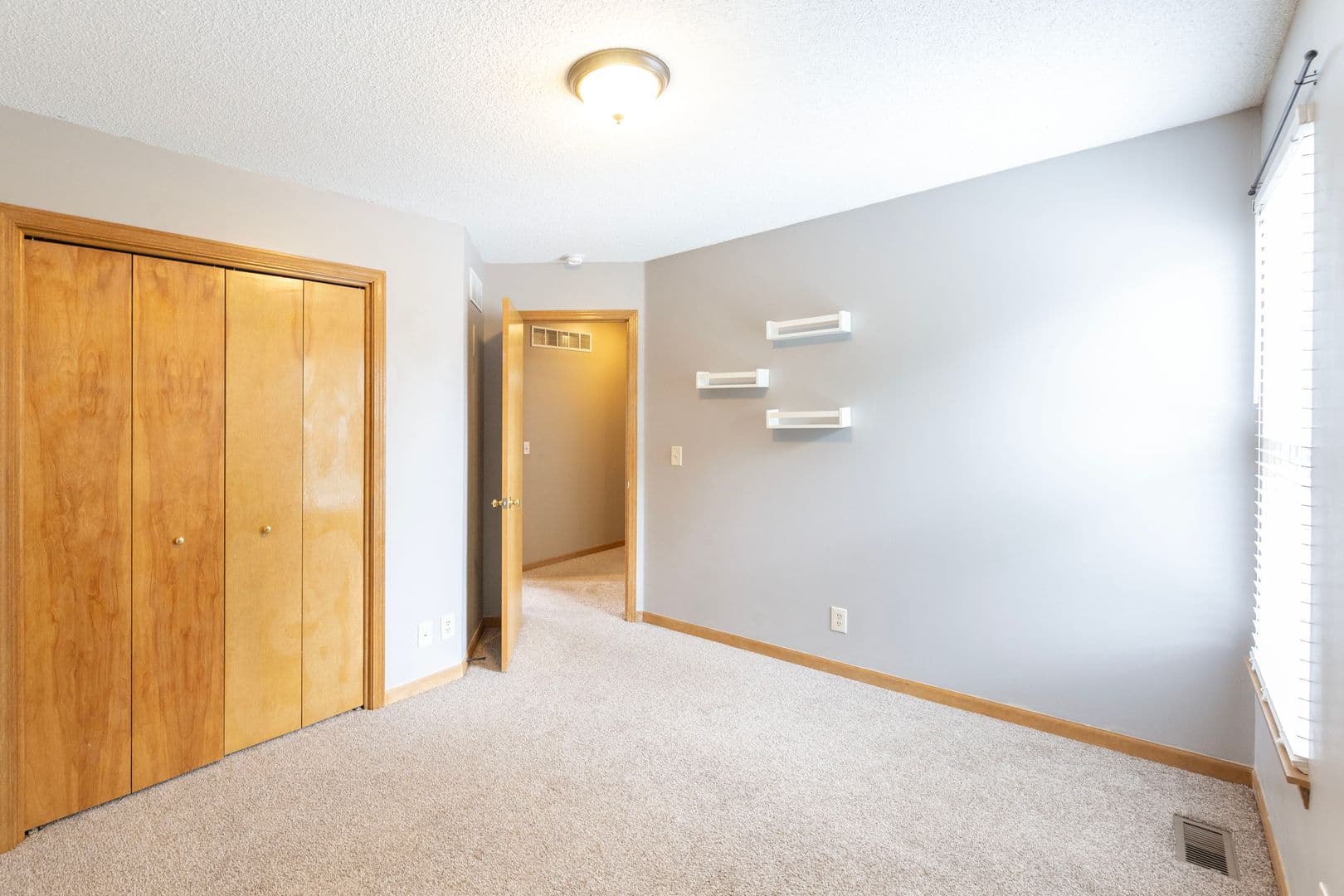 Olathe House: 16131 S Matt Ct