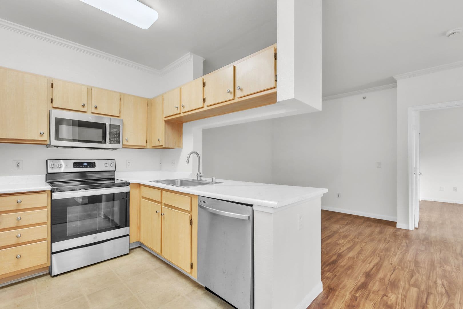 Roseville Apartment: 701 Gibson Dr