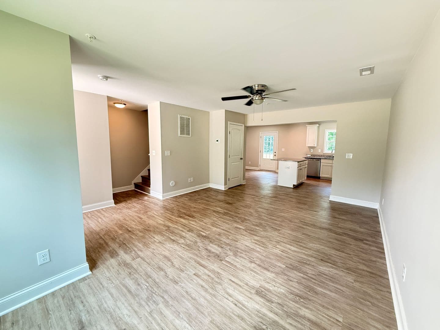 Salisbury Apartment: 1207 Davis St