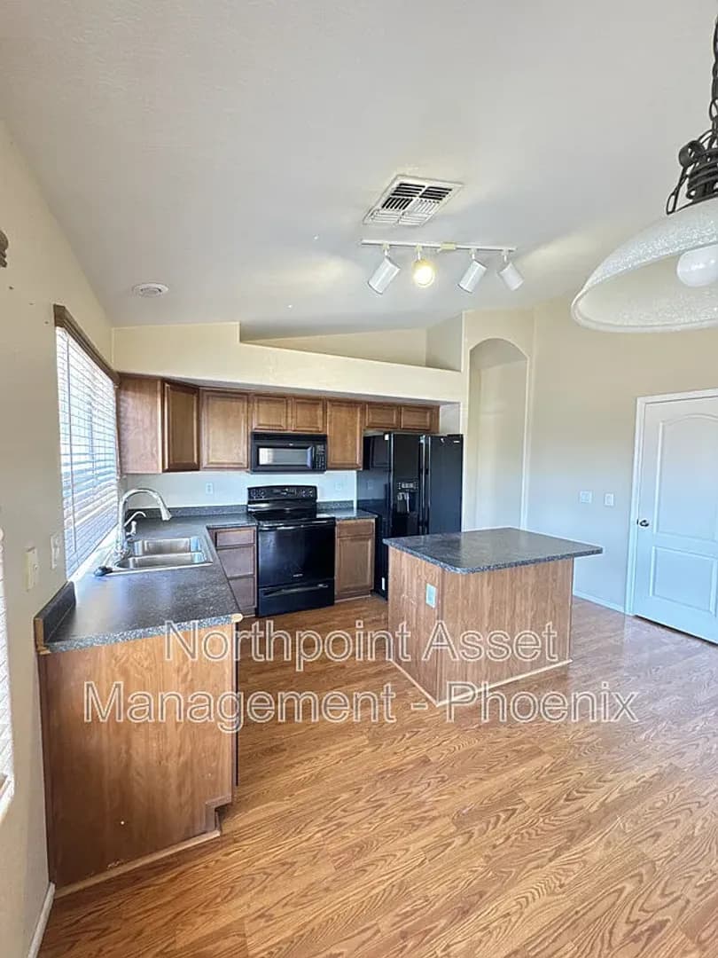 Goodyear House: 1215 N 158th Dr
